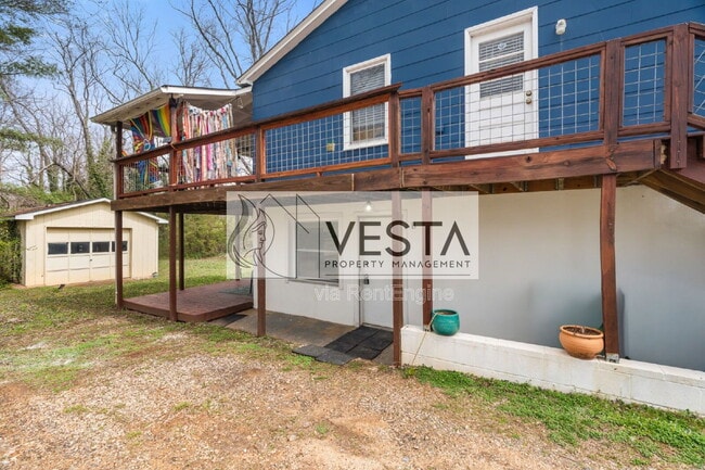 Building Photo - 131 Moody Ave