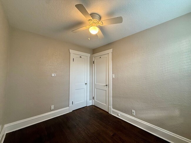 Building Photo - Charming 4-Bedroom Home with Modern Updates, Large Yard & Garage – Pet Friendly!