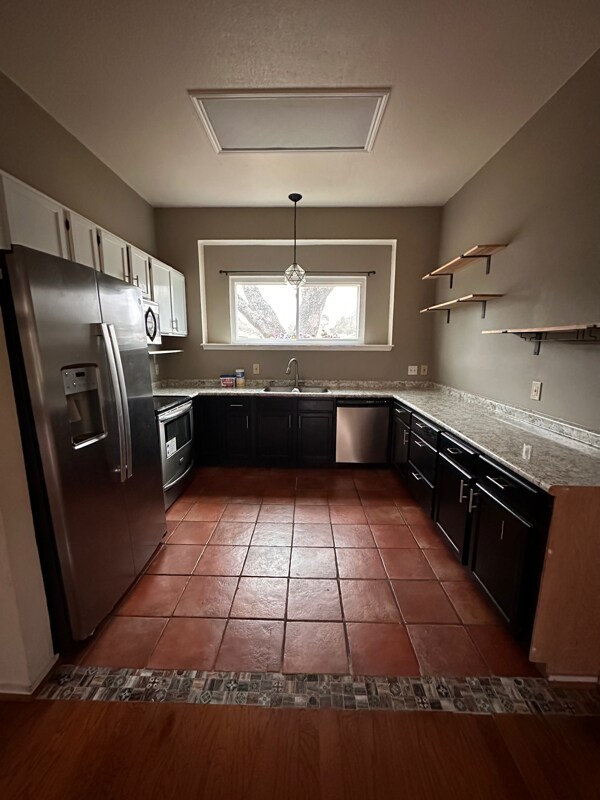 Building Photo - 9139 Village Brown