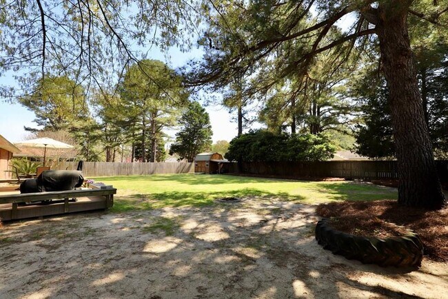 Building Photo - 2415 Edmunds Dr