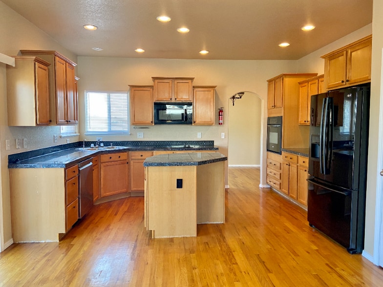 Building Photo - 8160 Cassabella Ct