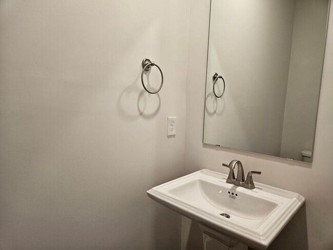 Building Photo - Welcome to The Falls!