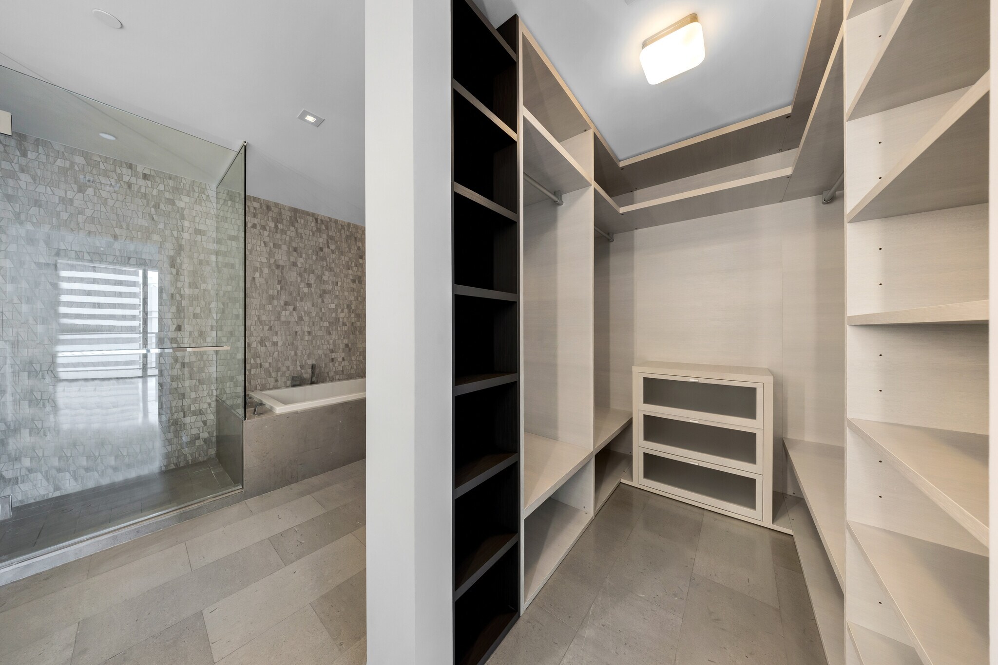 Building Photo - 88 SW 7th St