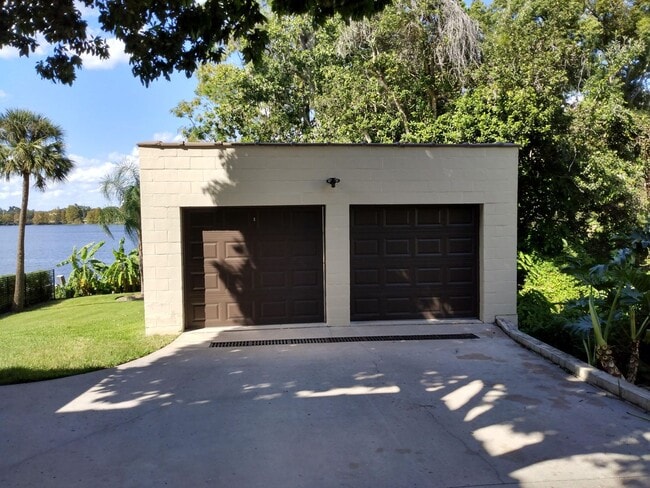 Building Photo - 721 Terrace Blvd