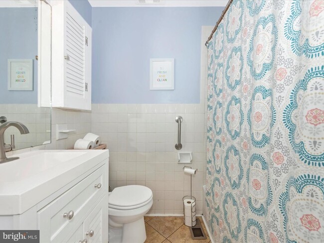 Building Photo - 413 Pangborn Blvd