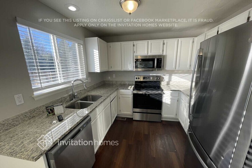 Building Photo - 11001 Benton St