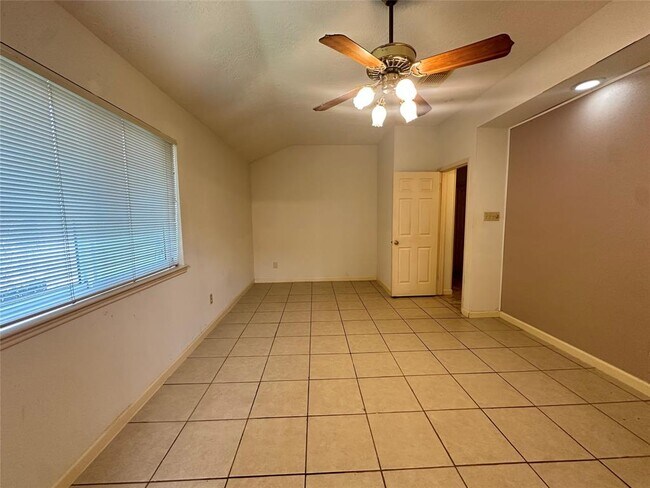 Building Photo - 3306 Kempwood Dr