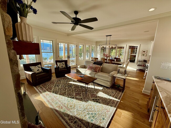 Building Photo - 16 Newton St