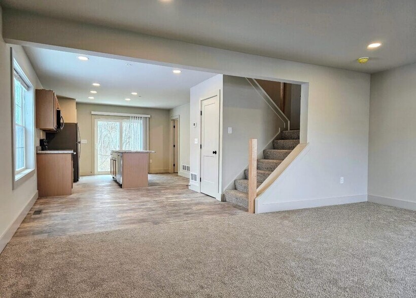 Building Photo - 950 N 9th St