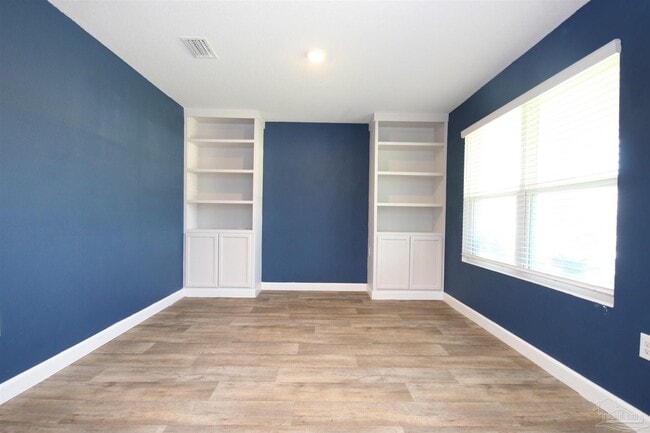 Building Photo - 10589 Queens Gate Cir