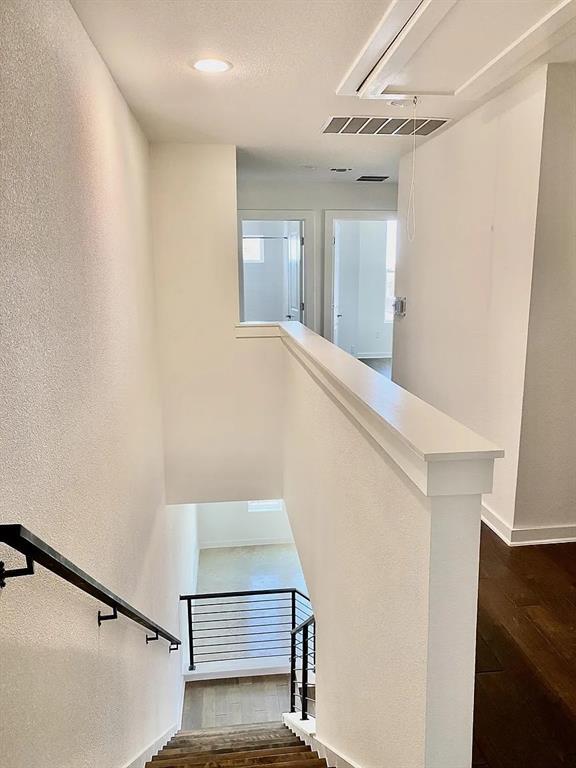 Building Photo - 1924 Bunche Rd