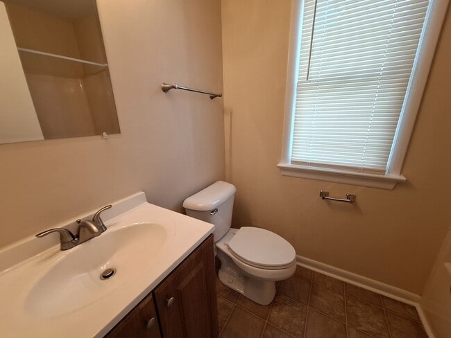 Building Photo - Single Family Home