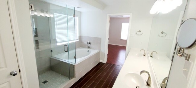 Building Photo - 3707 Whitlam Ct