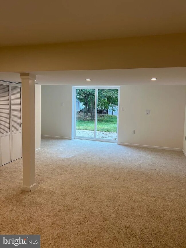 Building Photo - 83 Wenner Dr