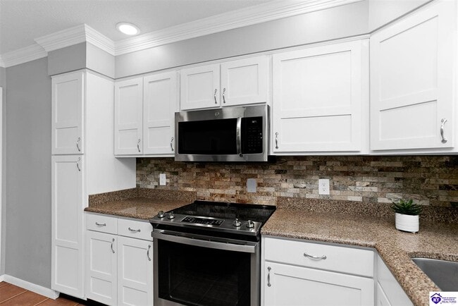 Building Photo - 705 Bon Aire Dr