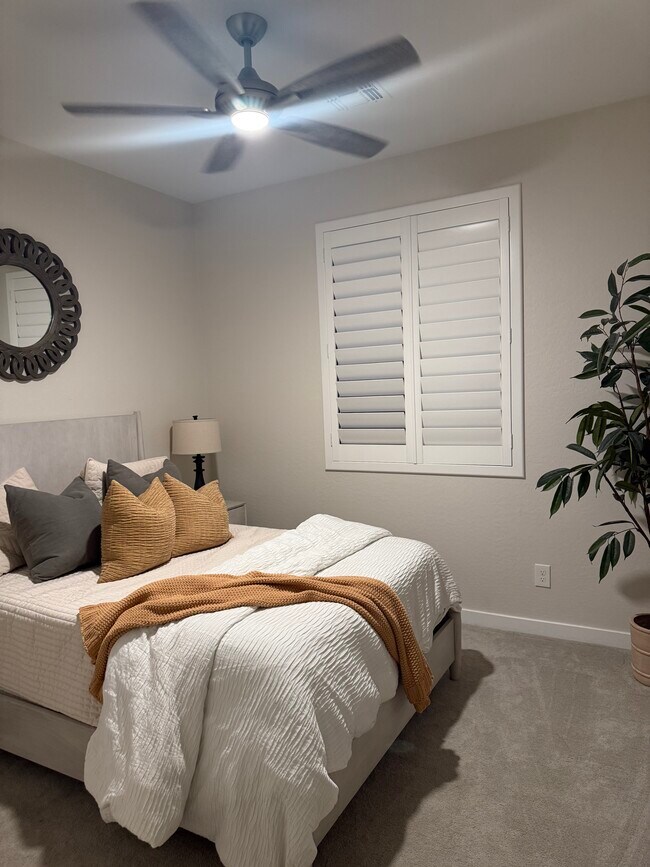 Building Photo - 25907 N Langley Dr