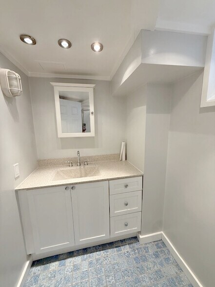 Building Photo - 22835 Buckingham St