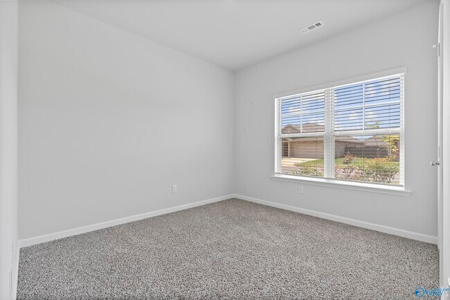 Building Photo - 510 Solstice Cir SW