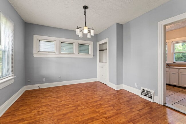 Building Photo - Charming 2 beds 2 Bath in Dayton!