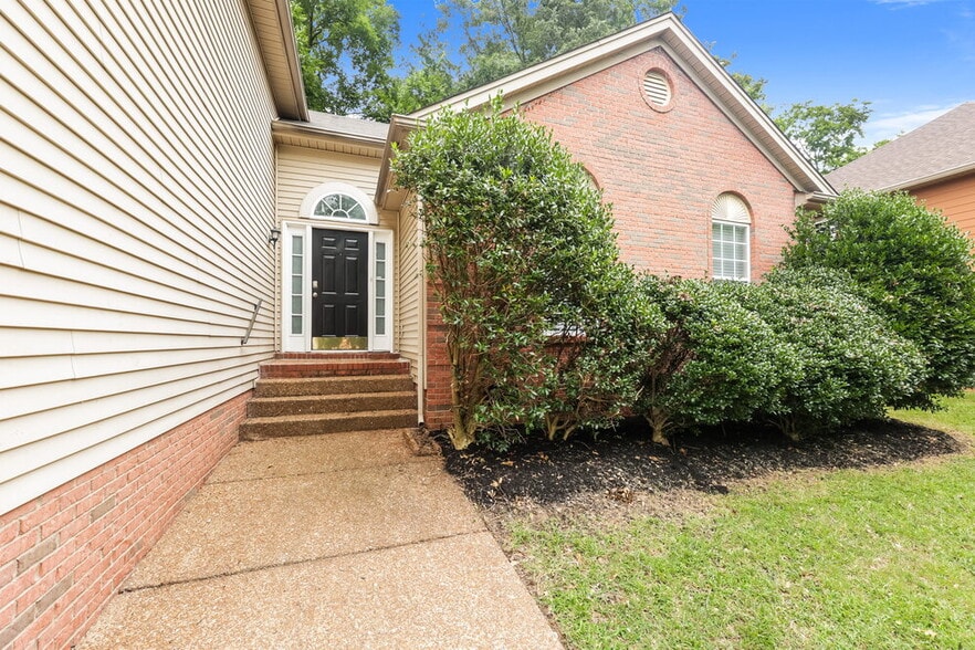 Building Photo - 1004 Blue Mountain Ln