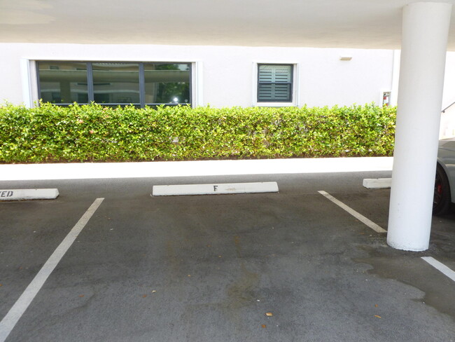 Building Photo - 7 SE Turtle Creek Dr