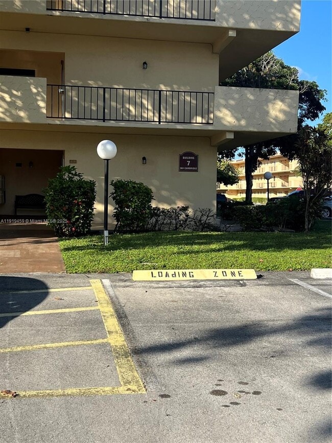 Building Photo - 301 Cambridge Rd