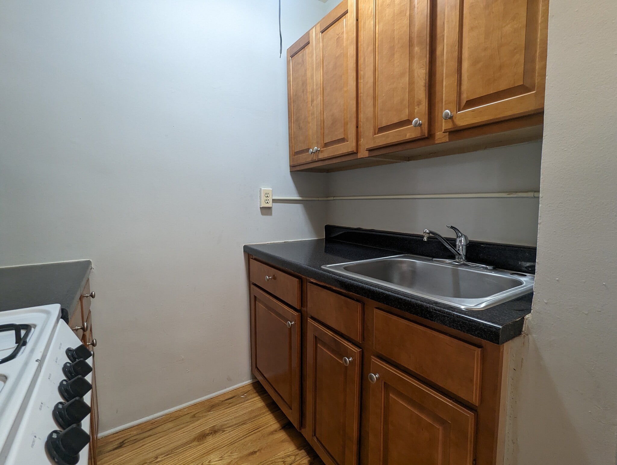 Building Photo - 429 W Roscoe St