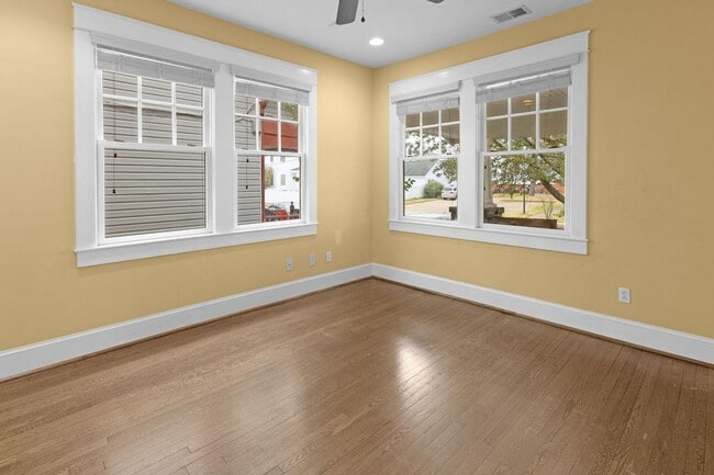 Building Photo - 2 Bed 2 Bath Home for Rent in Portsmouth