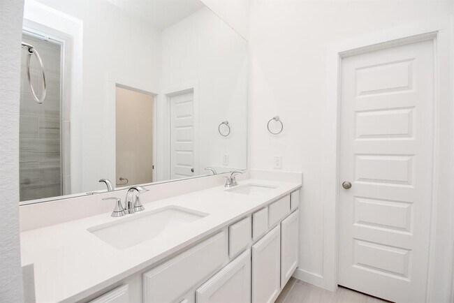 Building Photo - 6507 Bramble Cv Ln