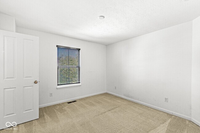 Building Photo - 7826 Gray Eagle Dr