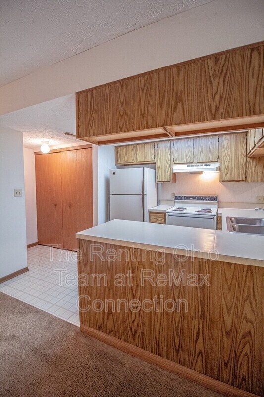 Building Photo - 6486 Reflections Dr