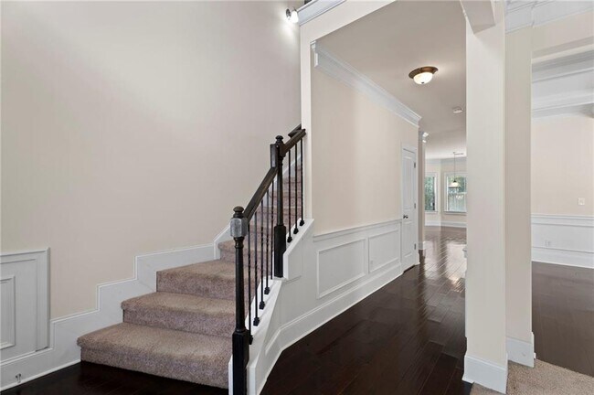 Building Photo - 165 Regency Pl