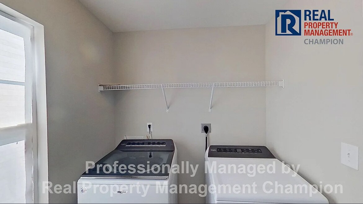 Building Photo - 1003 Marston Dr