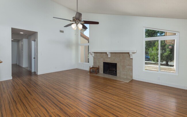 Building Photo - 15408 Glentree Rd