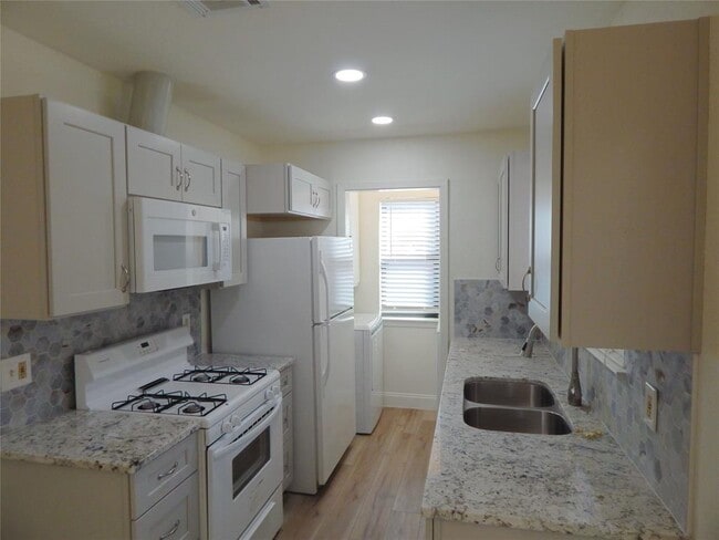 Building Photo - 101 Clearday Dr