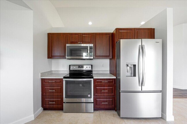 Building Photo - 2175 SE Heathwood Cir