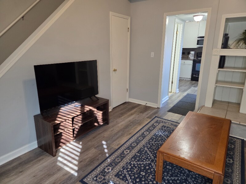 Building Photo - 561 Brookside Ct