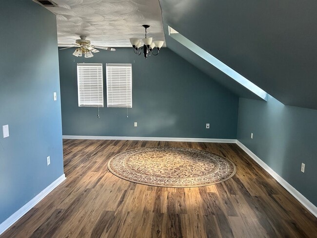 Building Photo - 310 Macks Dr