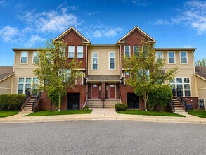 Building Photo - 1346 Hillcrest Dr