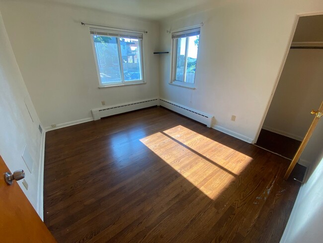 Building Photo - Prime Location, Great Lifestyle!