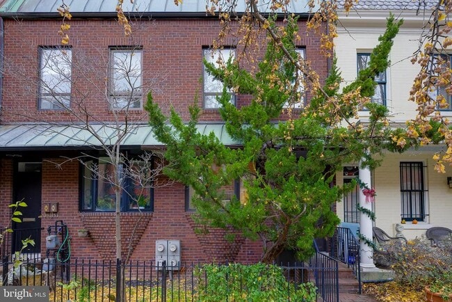 Building Photo - 1771 Swann St NW