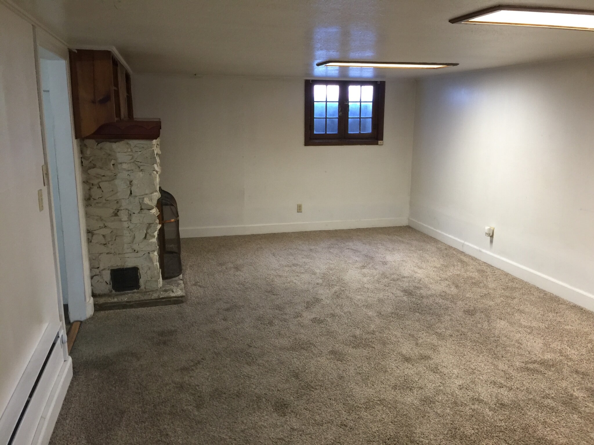 Living Room - West - 903 W Rossi St