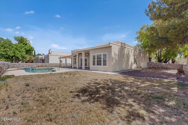 Building Photo - 664 Rosinante Rd