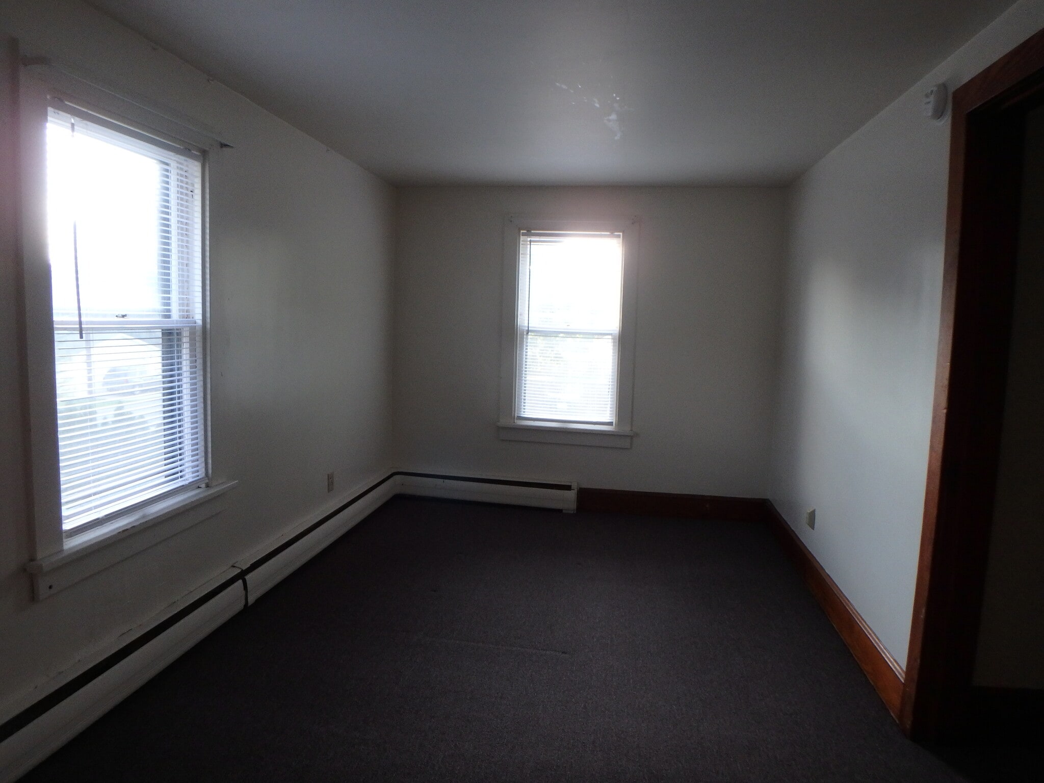 Building Photo - 119 Montour St N