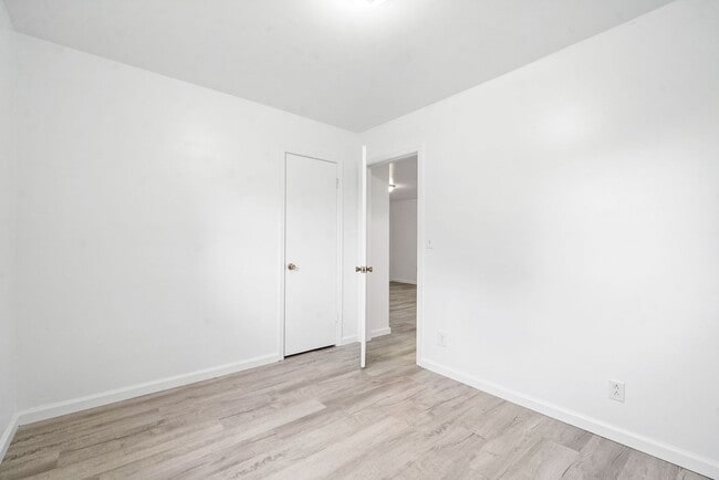 Building Photo - 1953 Batts Ln