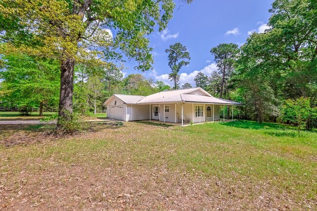 Building Photo - 8 Vick Rd