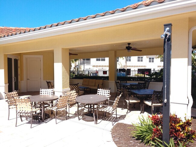 Building Photo - Impressive Annual Unfurnished Condo with C...