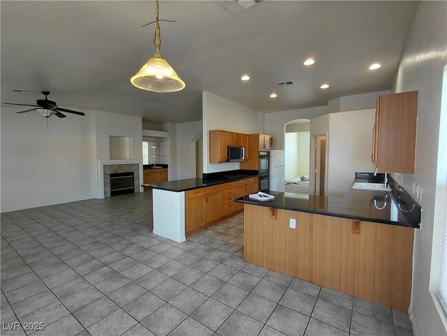 Building Photo - 6132 Peggotty Ave