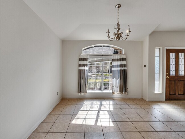 Building Photo - 2306 Diamond Springs Dr