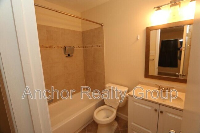 Building Photo - 2226 Sedgewick Dr